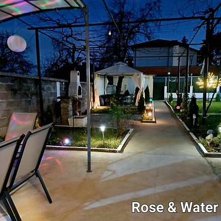 Rose & Water Guest House Pavel Banea Exterior foto